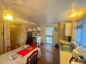 Kitchen/Diner- click for photo gallery